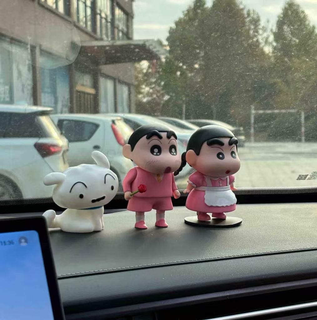 2Pcs/Set Crayon Shin-chan Peripheral Adorable Rose Maid Collection Amine Desktop Car Fashionable Figure Ornament Playthings Fans Birth Date Gifts