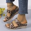 Модные женские босоножки на танкетке с леопардовым принтом, летние модные удобные тапочки на платформе, женские нескользящие шлепанцы для пляжа, шлепанцы