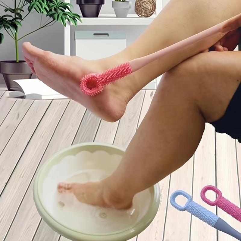 Щетка для чистки и массажа пальцев ног 2 в 1 - Мягкая резиновая пемза для удаления омертвевшей кожи, длинная ручка без запаха, скребок для ног - Батарейки не требуются