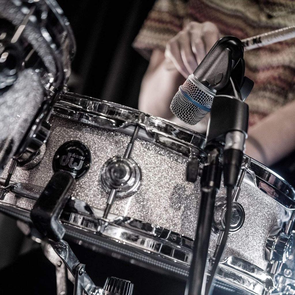 Shure Dynamic Snare Tom Super BETA Warranty 2 Microphone Cardioid/Snare Tom/Live 56A-J [/Manufacturer's Years]