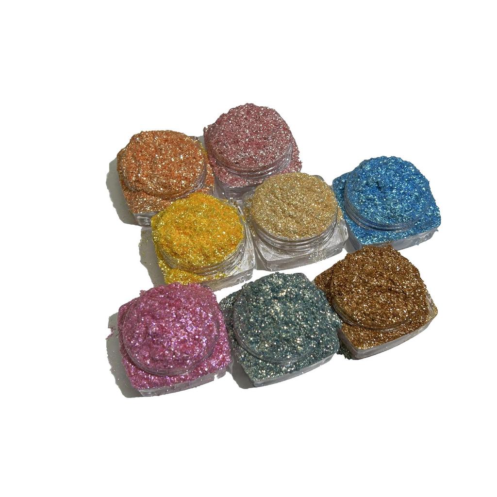 **Переливающийся серебристый блестящий хайлайтер и тени для век**