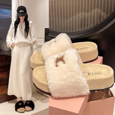 Модные тапочки женские нескользящие толстая подошва новые хлопковые тапочки на одно слово женские тканевые 2025 Мао Мао сохраняют тепло и увеличивают рост осенью