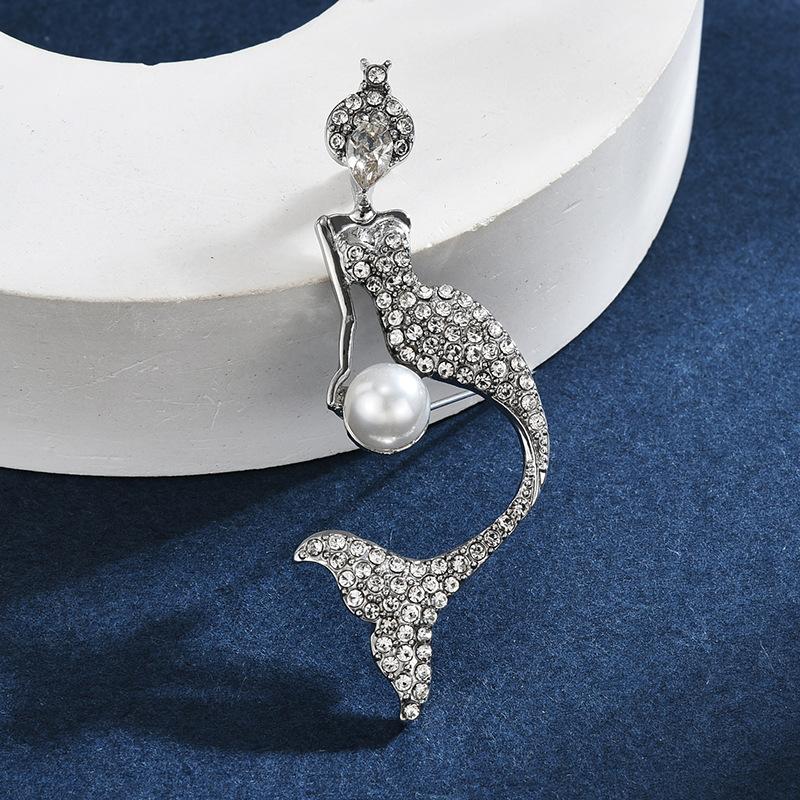 Brooch High-End Sense Niche Light Luxury Suit Bow Rhinestone Corsage High-End Alloy Creative Clothing Accessories
