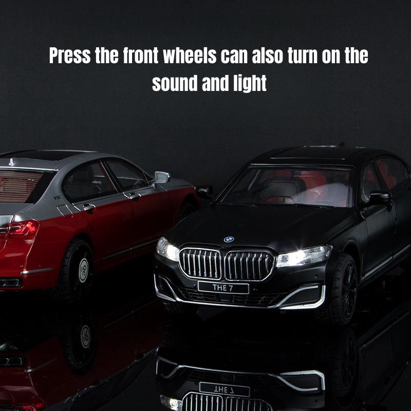 1/24 BMW THE 7 760Li Миниатюрная литая игрушечная машинка Модель 1:24 открывающиеся двери со звуком и светом, коллекция подарков для детей