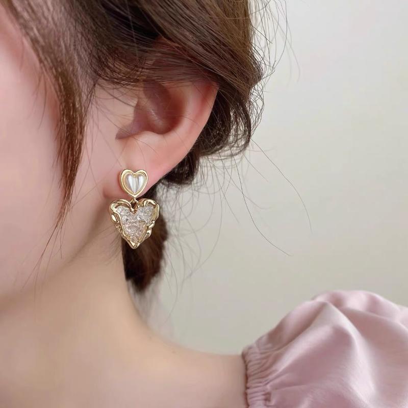 Роскошные серьги-гвоздики с кристаллами в форме сердца для женщин и девушек, французские винтажные серьги 2025 года, модные корейские свадебные романтические ювелирные изделия, подарки