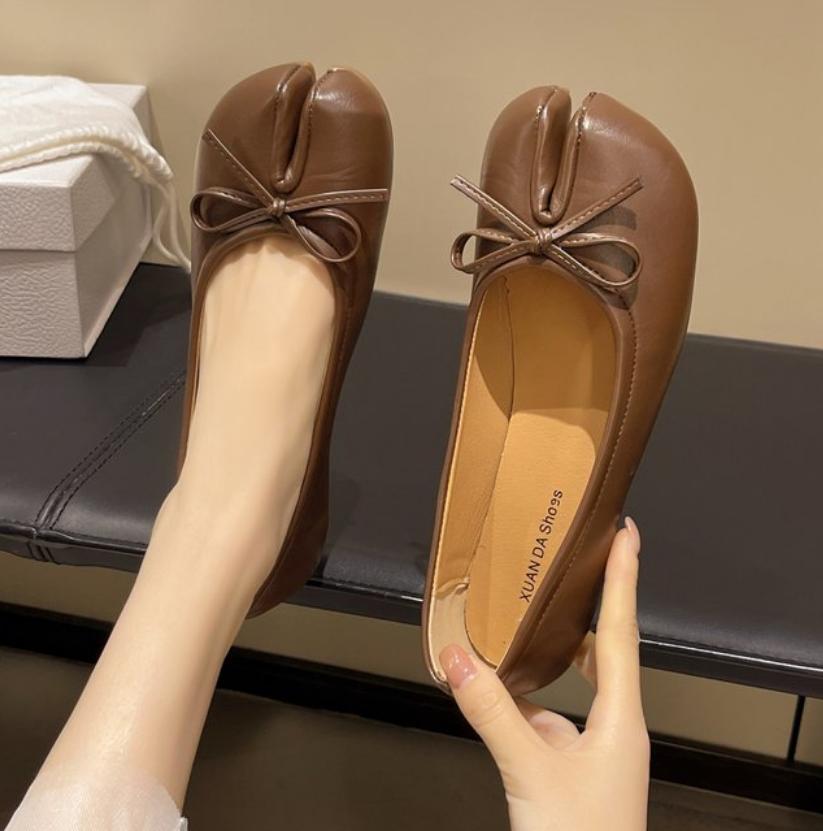 Мода 2025 Обувь Таби Ниндзя в Японском Стиле Женские Ретро Замшевые Балетки с Раздельным Пальцем и Носком-Копытцем Туфли-Лодочки Женские Мэри Джинс Мокасины Балетки