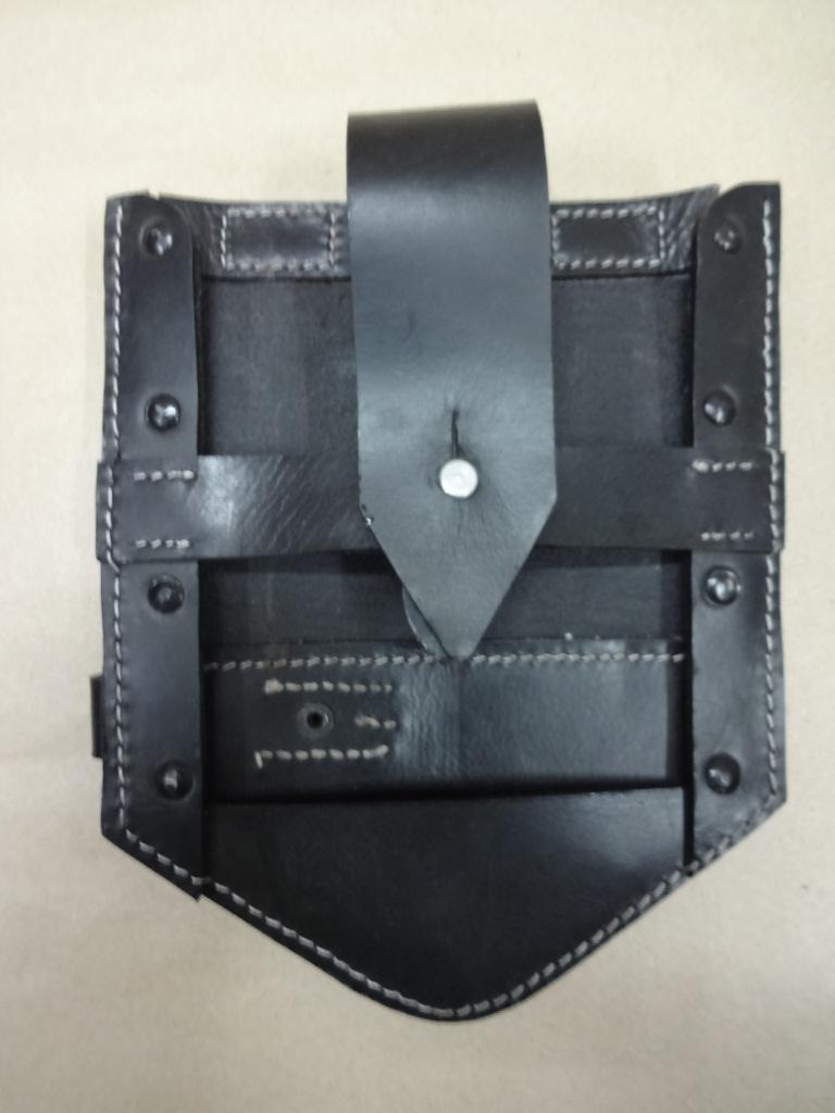 Немецкий складной чехол для лопаты из черной кожи - репродукция MU-IEY3-VQZO