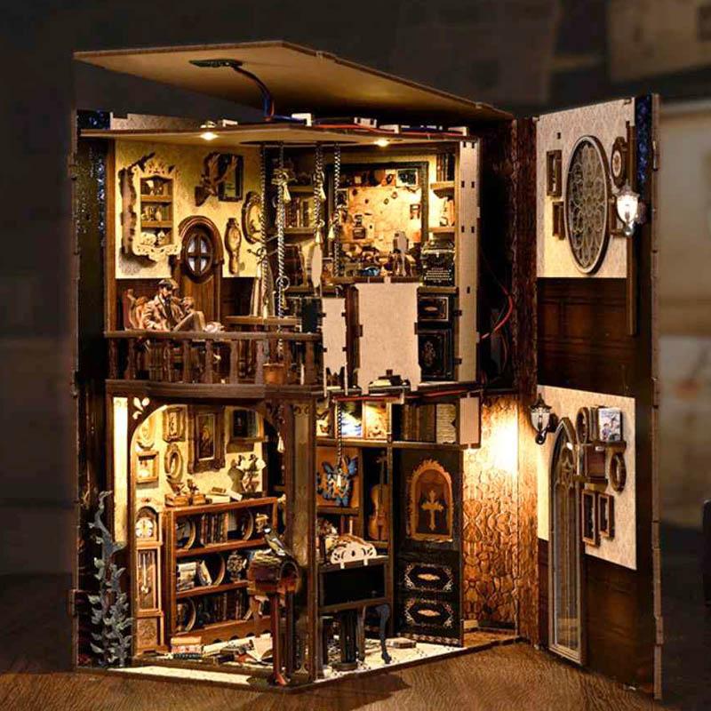 Book Nook Miniature House - Crime Puzzles*