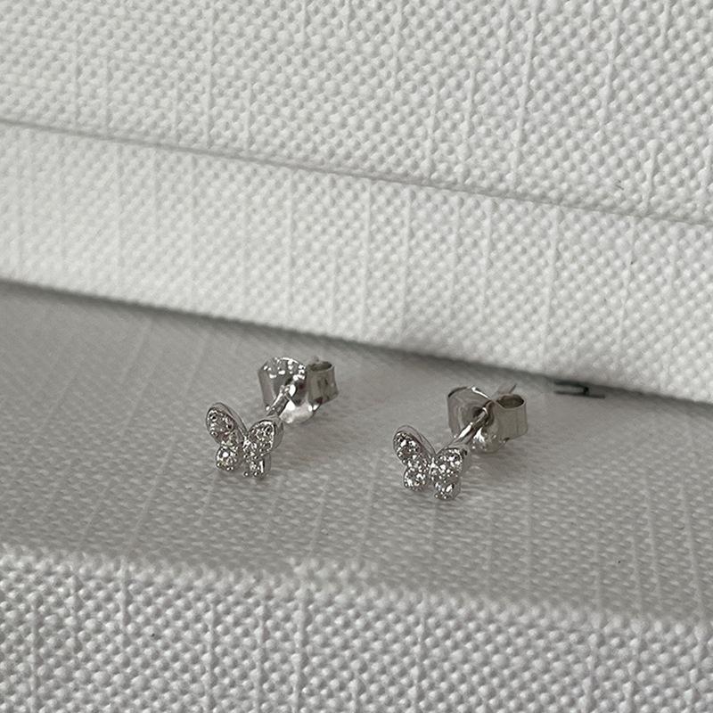 Мини Серьги-пусеты в виде бабочек для козелка женские нишевый дизайн чувство уникальности личности мода темперамент элегантные универсальные серьги