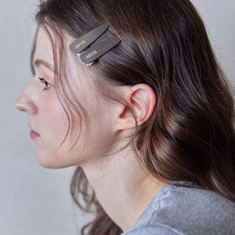AUTH. Metal Logo Hairpin (Silver)