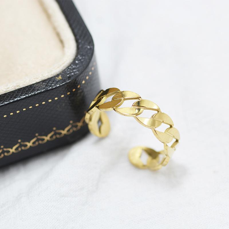 Простое геометрическое полое кольцо из титановой стали, одинаковый стиль для мужчин и женщин, модный нишевый дизайн, высококачественное кольцо из нержавеющей стали