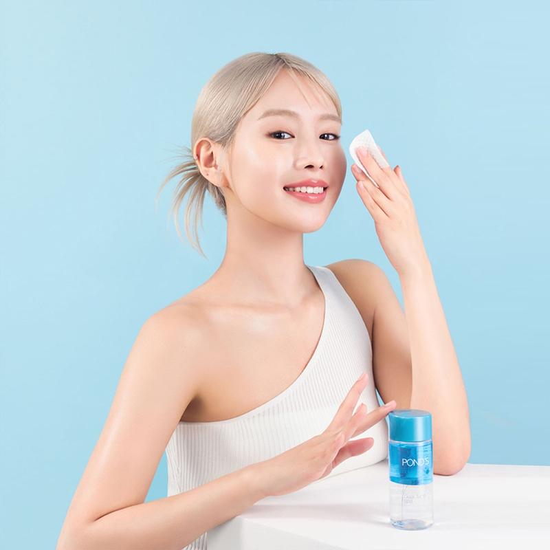 POND'S Clear Face Spa Средство для снятия макияжа с губ и глаз 300 мл