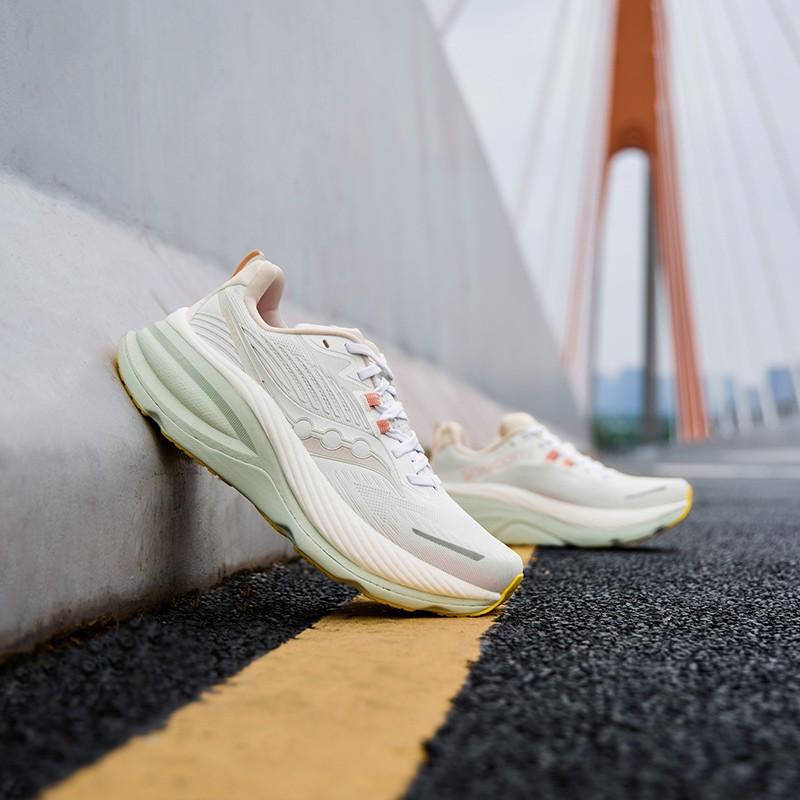 SAUCONY Hurricane 24 Белая пена Женские - S10933-246