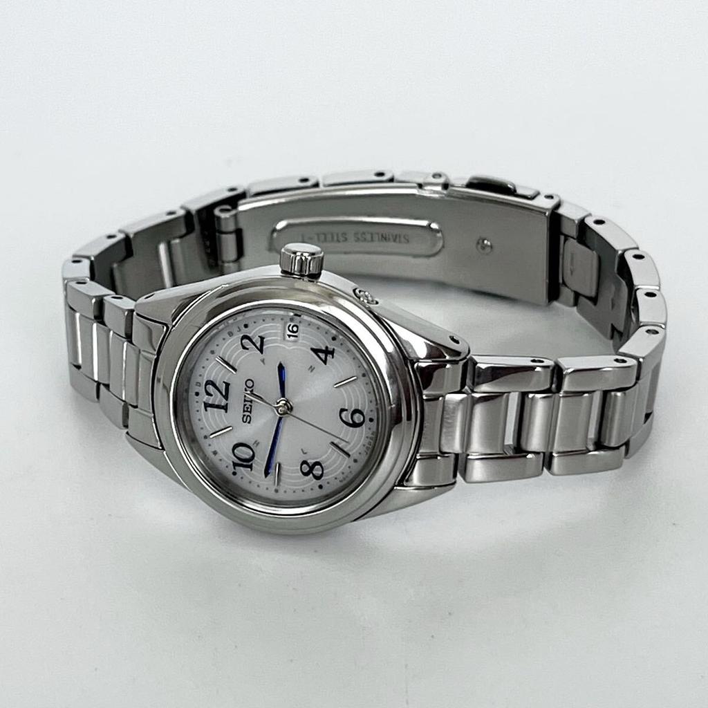 Полированные Seiko Excellent Silver с белым S2383 [Рабочее состояние] Женские часы, Радиоуправляемые на солнечной батарее, Состояние, Циферблат