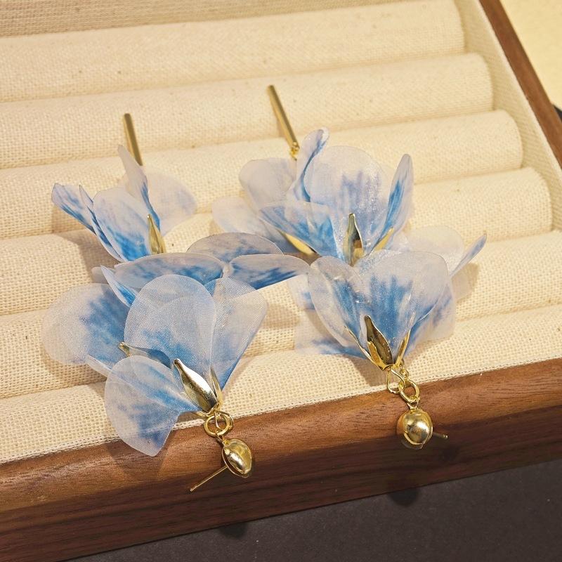 Серьги Flower Mesh, серьги Niche Temperament Design, маленькие свежие пасторальные серьги