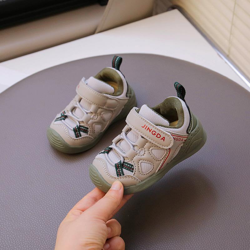 Детские кроссовки против ударов ногой Весенне-осенние новые детские нескользящие и износостойкие кроссовки для бега Дышащие кроссовки для девочек