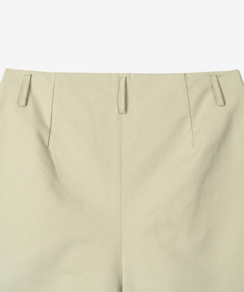 BASIKA Daily Double-Pleated Cotton Shorts (Beige)