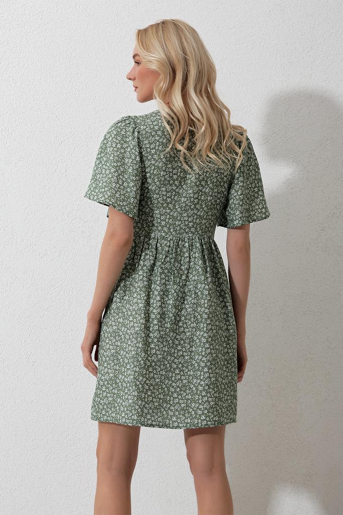 Женское платье, новый сезон, модное черное тканое платье с v-образным вырезом и короткими рукавами, юбка с цветочным узором и воланами