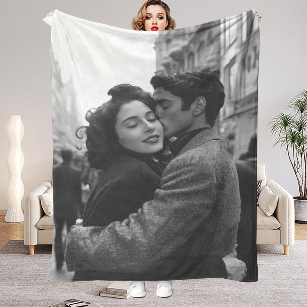1 Piece of Customized DIY Personalized Photo Blanket for Lovers Flannel Blanket Products - Customized Warm Photos, Soft and Warm, S