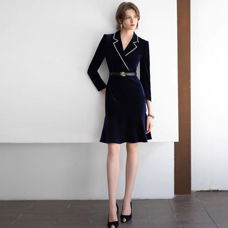 2024 Ранняя осень Темно-синее бархатное женское формальное платье с оборками и длинными рукавами