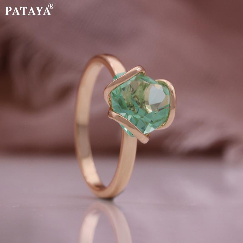 PATAYA Комплект из сережек и колец с инкрустированным зеленым искусственным цирконием розового золота