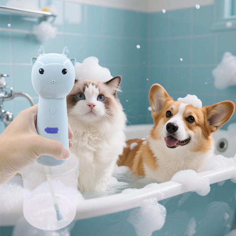 New Pet Products Deer Foaming Machine Cat and Dog Products Pet Bathing Smart Bath Bubble Machine Household Foam Watering Can