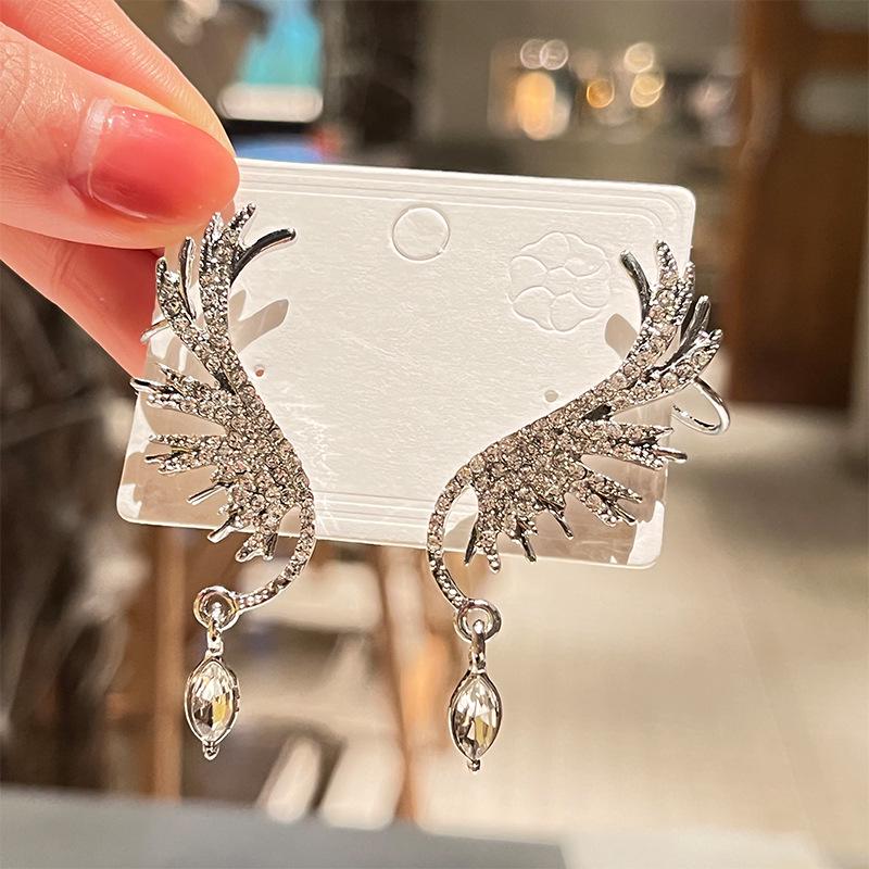 Элегантные серьги-каффы в форме крыльев ангела — модный стиль 2020 года для женщин