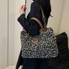 Popular Women's Bags, Retro Casual Leopard Print Shoulder Armpit Bags, Large-capacity Tote Bags, European and American Trendy Women's Backpacks