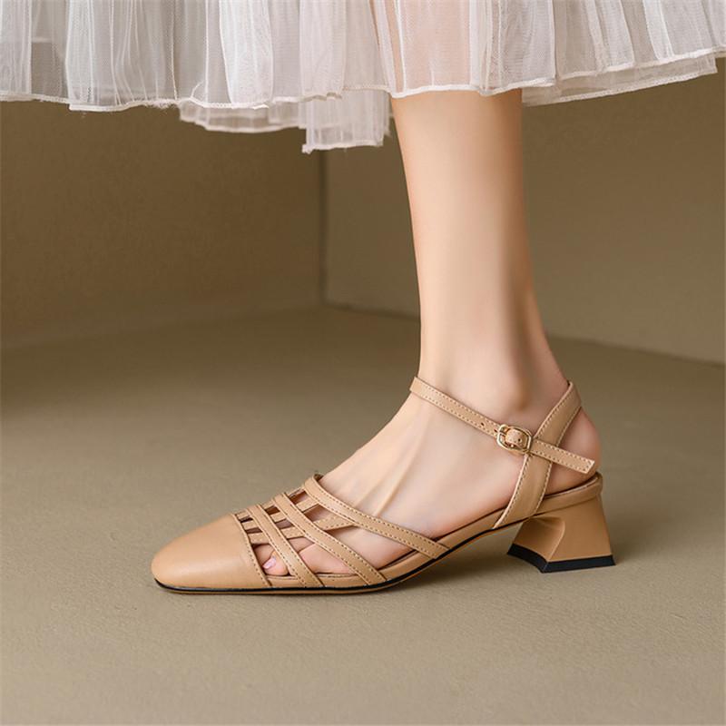 Модные новые летние сандалии с закрытым носком для женщин, сандалии из натуральной кожи, модные сандалии с вырезами, круглым носком и массивным каблуком, женская обувь