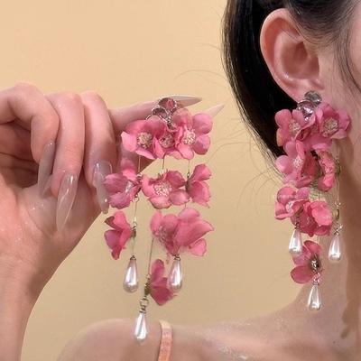 Розовые серьги-пусеты с жемчужиной в виде цветка и подвеской-каплей воды, серьги с бахромой, милые серьги-гвоздики, модные серьги с темпераментом, серьги в отпускном стиле, женские