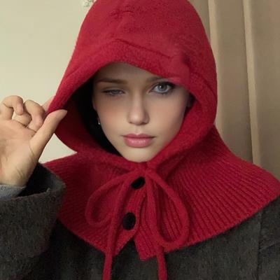 Вязаная шапка однотонная на шнурке с капюшоном шарф женская цветная на пуговицах застежка зимняя теплая ветрозащитная эластичная термическая