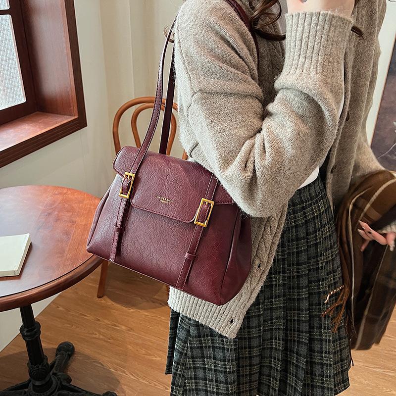 Ретро модная ручная сумка-тоут большой вместимости 2025 новая женская ретро простая сумка через плечо подмышку