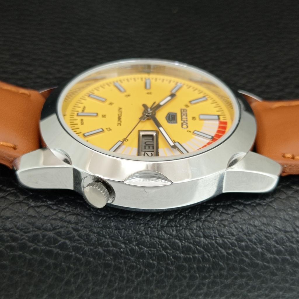SEIKO 5 AUTOMATIC VINTAGE REFURBISHED JAPAN MENS YELLOW DIAL WATCH a445448-1