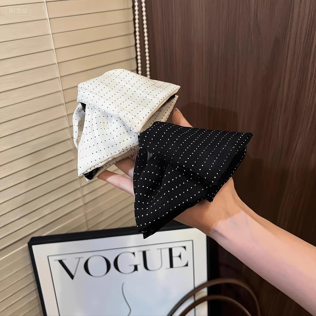 1PC Retro, Polka Dot Triangle Grab Clip Women's Fashion Back Head Temperament Disc Hair Shark Clip Hair Accessories