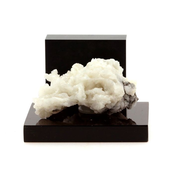 Dolomite 135.9 carats