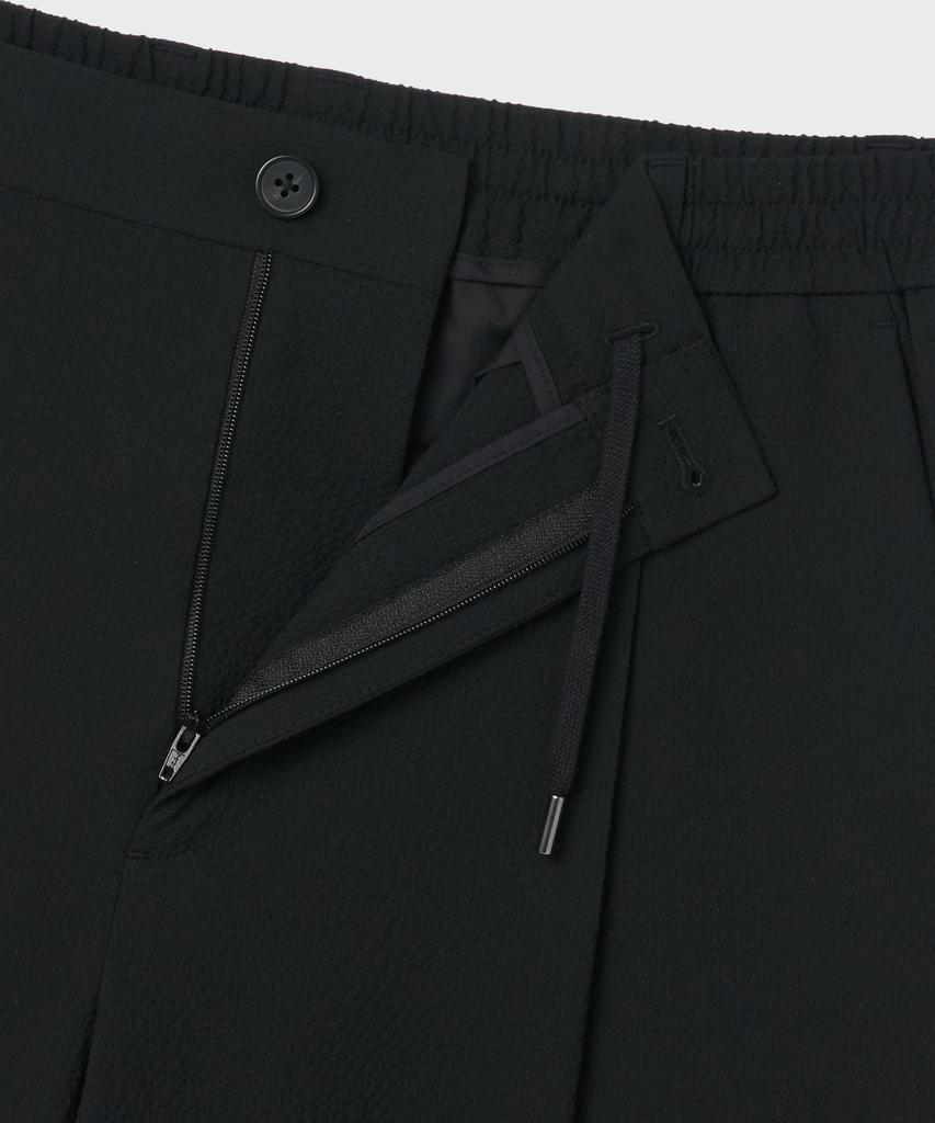 MUSINSA STANDARD Seersucker One-Pleat Wide Elastic Shorts [Black]