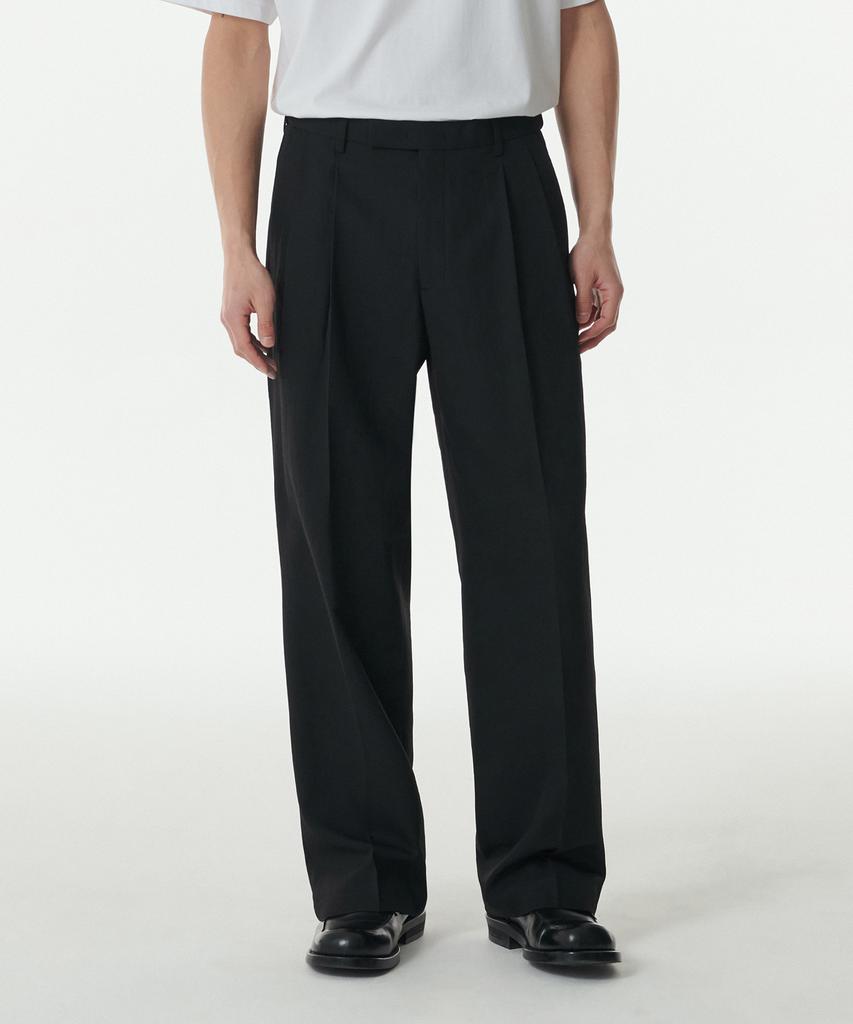 MUSINSA STANDARD Cool Touch To Tuck Wide Hidden Elastic Waist Slacks [Black]