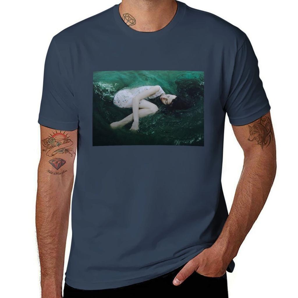 And the ocean loved her back T-Shirt summer top sweat Short sleeve tee plus size clothes mens graphic t-shirts pack