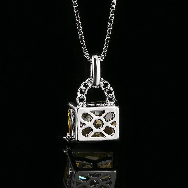 Jewelry New Jewelry Pendant High Carbon Diamond Necklace Flash Ice Flower Cut Women's Fashion Light Luxury Versatile
