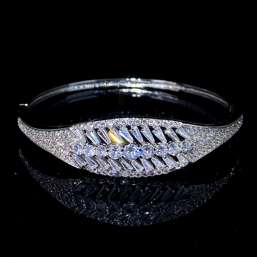 Zircon Bracelet Women's Fashion Light Luxury Open Hand Jewelry European and American High-end New Style