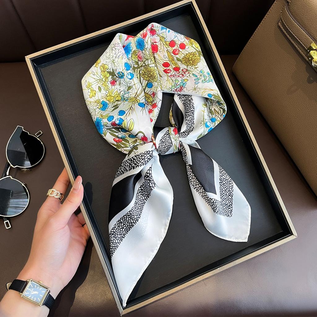 Age-reducing Printing Small Square Scarf In Spring and Summer New Professional Neck Protection Professional Shawl Light Luxury Sun Protection