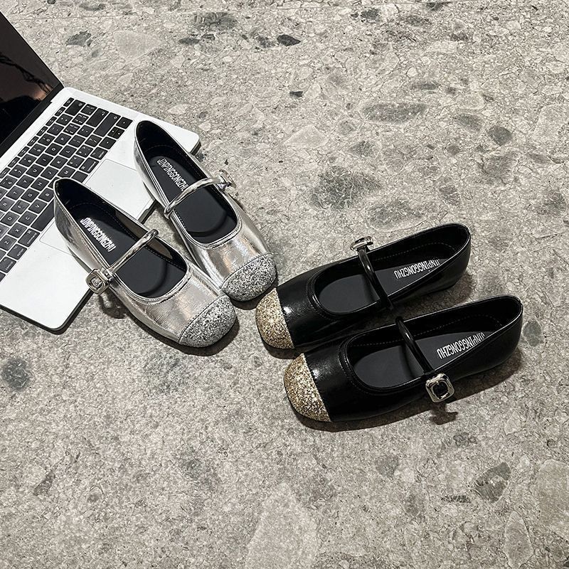 Серебристые однословные туфли-лодочки, новый зарубежный темперамент летом 2025 года, туфли Мэри Джейн на плоской подошве, однословные туфли на плоской подошве из мягкой кожи