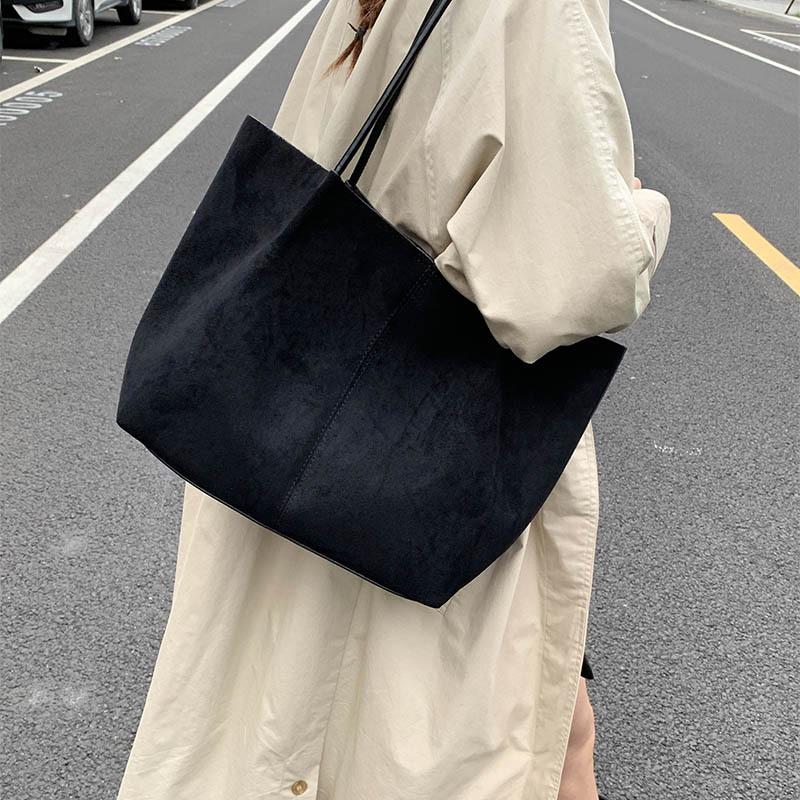 Матовая ретро сумка женская большой вместимости 2025 новая осень и зима универсальная на одно плечо сумка для мамы и ребенка сумка-тоут для поездок на работу