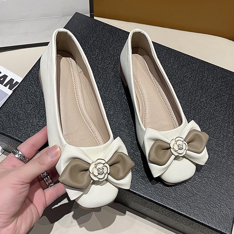 2024 Кожаные Весенне-Осенние Ручной Работы Балетки на Низком Каблуке Женские Лоферы Мягкая Кожа Пуговицы-Цветы Женские Туфли на Плоской Подошве