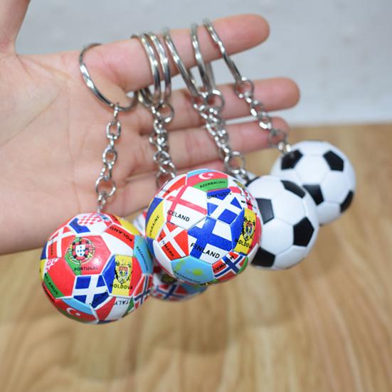 Брелок-подвеска Яркий цвет Изысканный узор Компактный размер Тема Кубка мира Легко повесить Декоративный брелок из ПВХ с изображением футбола Брелок для ключей Сумка Очарование для