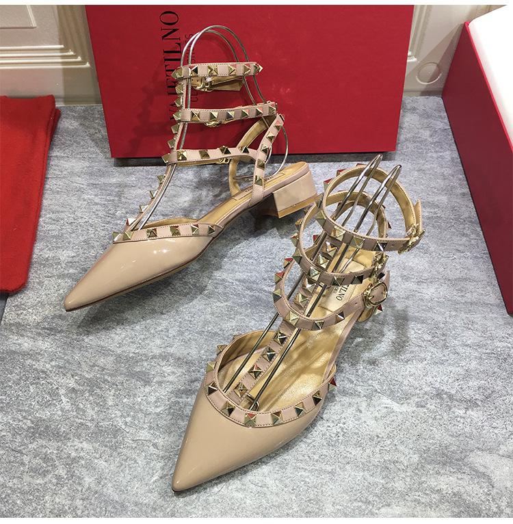 В том же стиле, что и Star. Женские босоножки на низком каблуке с заклепками. Классические туфли с острым носком на высоком каблуке. Модные туфли-лодочки. Удобная повседневная женская обувь.