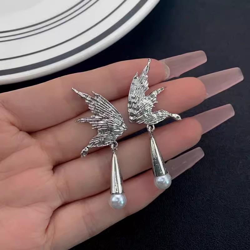 2023 High-End French Pearl Earrings: Light Luxury, Unique Design for Women