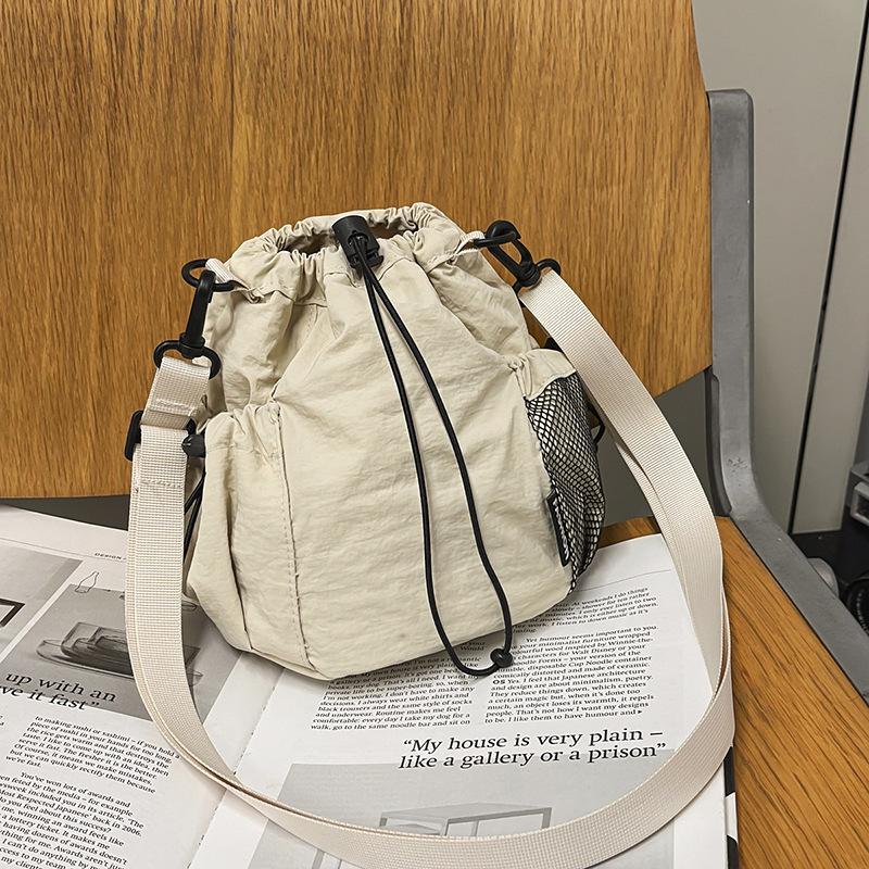 Popular Small Bags Women's Autumn and Winter New Niche Drawstring Messenger Bag Bucket Bag