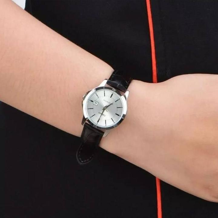 Casio Женские часы стандартной серии Серебристые LTP-V004L-7A LTP-V004L-7A