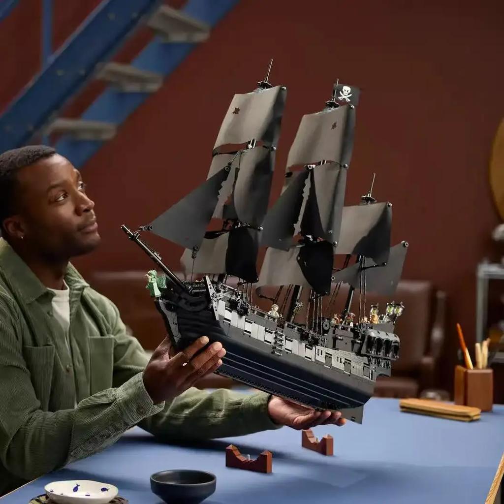 New Pirates Of The Caribbean Ship 10365 Sailboat Model Set, Christmas Gift, Birthday Gift
